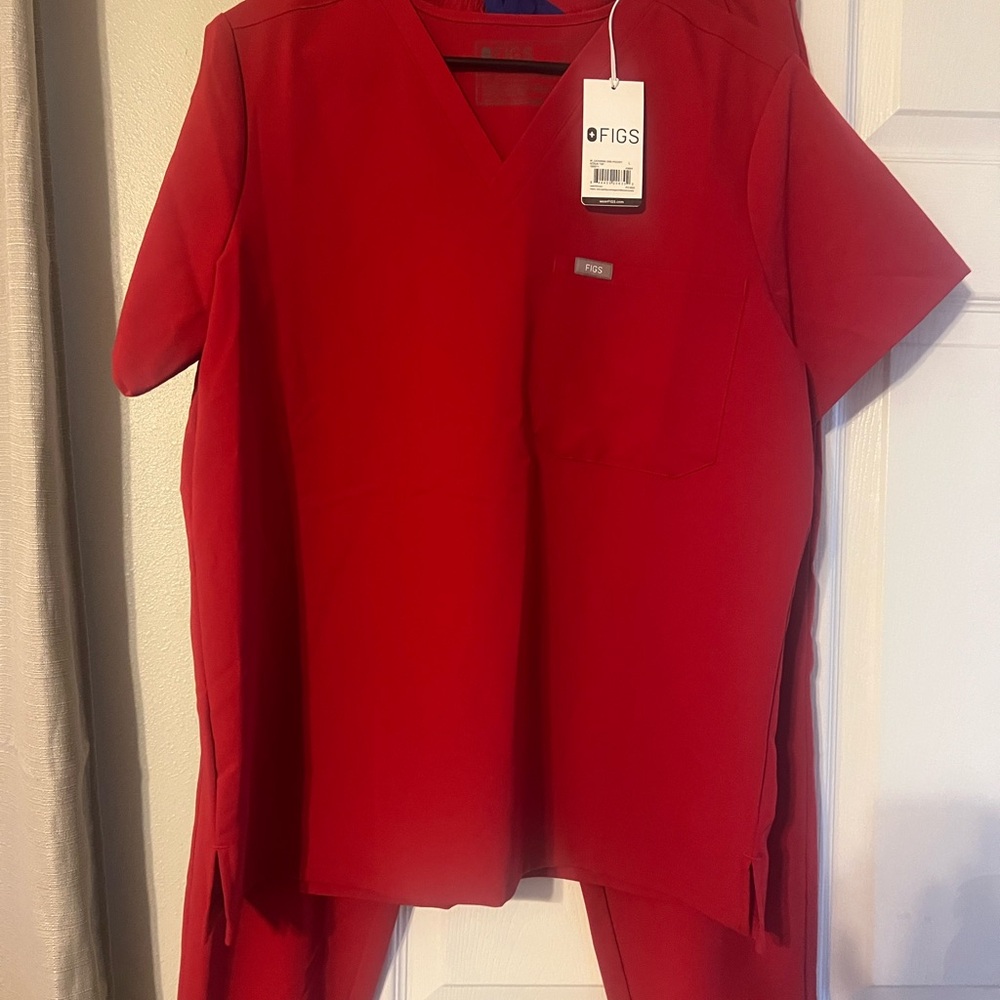 Figs Bold Red Catarina Scrub Top size Large 
And Zamora pant in size Large